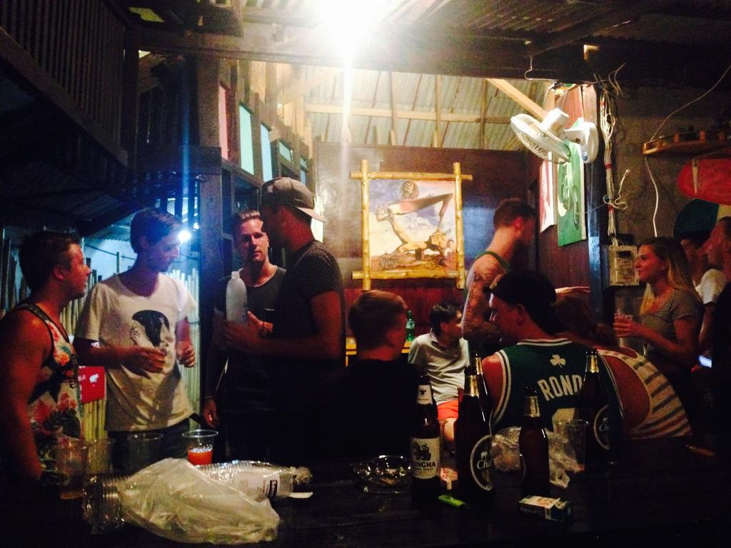 האד רין Bamboozle Hostel מראה חיצוני תמונה