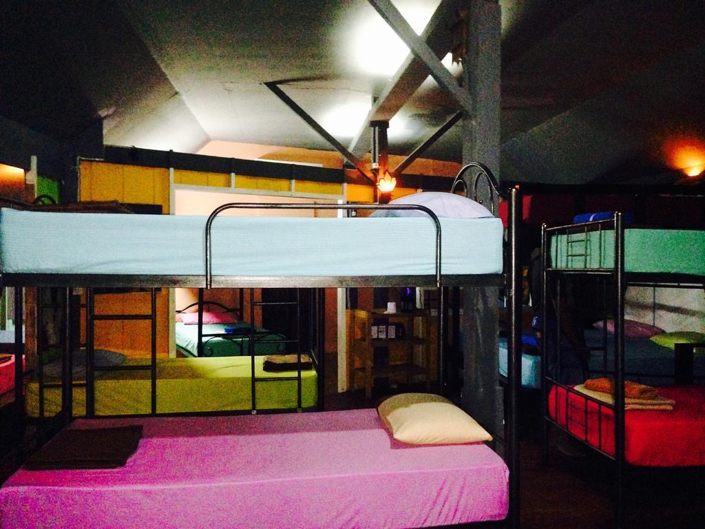 האד רין Bamboozle Hostel מראה חיצוני תמונה