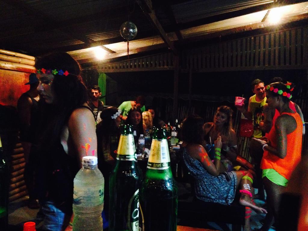 האד רין Bamboozle Hostel מראה חיצוני תמונה